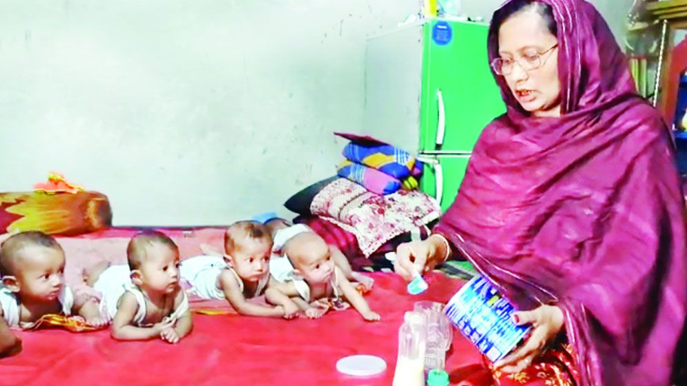 পটুয়াখালীতে একসঙ্গে জন্ম নেওয়া ৫ সন্তান নিয়ে বিপাকে পরিবার