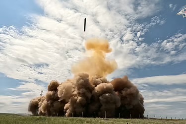 ৩৫ হাজার কিলোমিটার পাল্লার ক্ষেপণাস্ত্র পরীক্ষা রাশিয়ার, বহন করতে পারে পরমাণু অস্ত্র