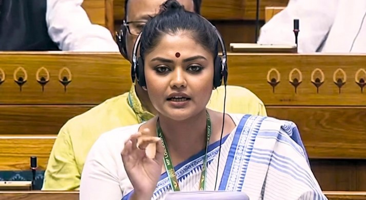 লোকসভা নেত্রী সায়নীর মাথার জন্য ১ কোটি রুপি পুরস্কার ঘোষণা করলেন বিজেপি নেতা ।