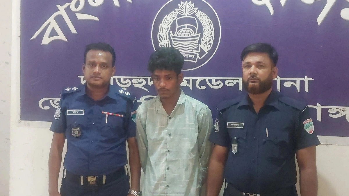 চুয়াডাঙ্গায় ৭০ বছরের বৃদ্ধাকে ধর্ষণের অভিযোগে ২০ বছরের যুবক গ্রেফতার।