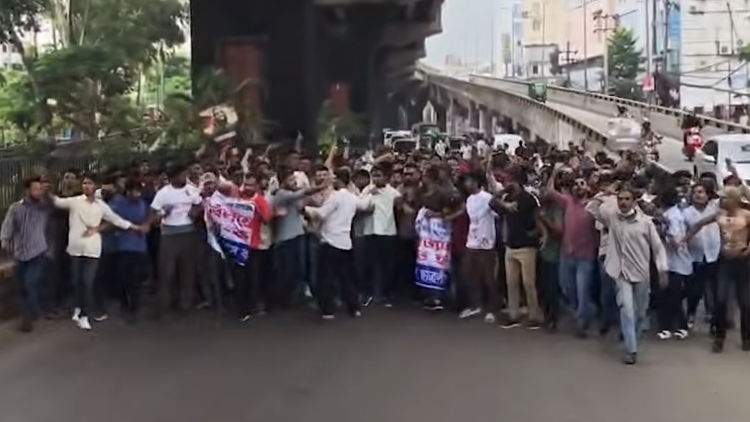 চট্টগ্রাম ও শরীয়তপুরে নিষিদ্ধ ছাত্রলীগ ও স্বেচ্ছাসেবক লীগের ঝটিকা মিছিল