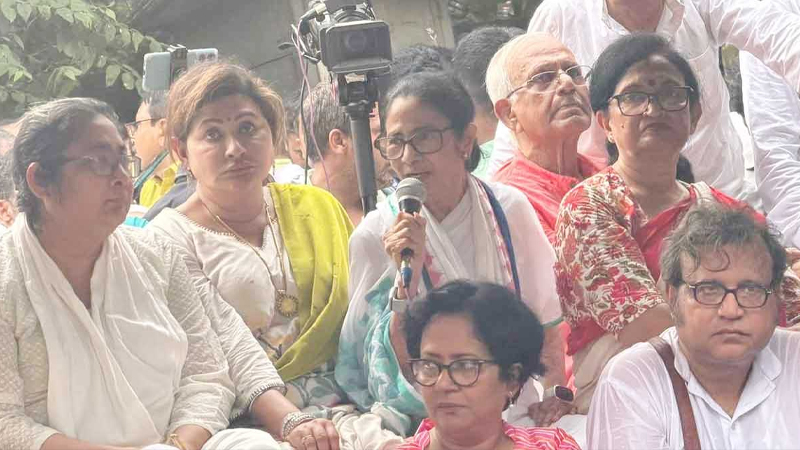বাংলাদেশের আলোচিত হাদী হত্যাকাণ্ড নিয়ে ইঙ্গিতপূর্ণ মন্তব্য মমতার?