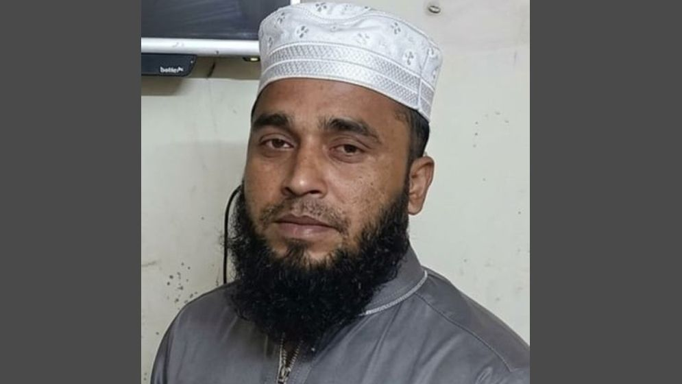 রূপগঞ্জে ওজু শেখানোর নামে ৯ বছরের শিশুকে ধর্ষণচেষ্টা, মাদরাসা শিক্ষক গ্রেফতার