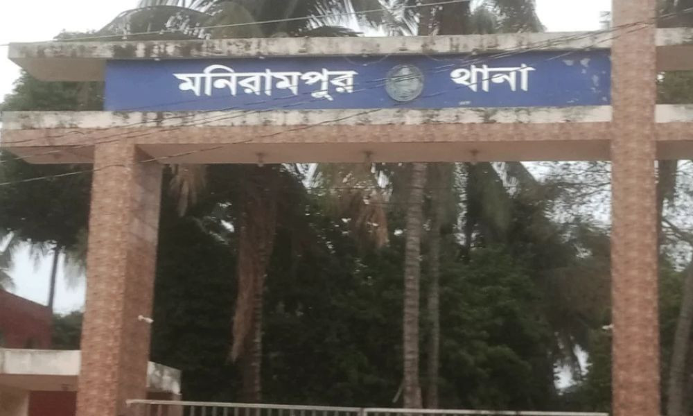 নাতনিকে ইভটিজিংয়ের প্রতিবাদ করায় নানাকে কুপিয়ে হত্যার অভিযোগ