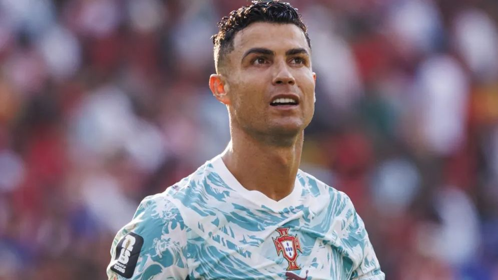ভূমিকম্পে পা হারানো শিশুভক্তের পাশে রোনালদো, পাঠালেন স্বাক্ষরিত জার্সি ও স্টিকার