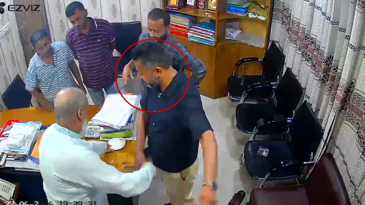 বরিশালে ব্যবসায়ীকে নির্যাতন করে চেক লিখে নেওয়া লিটুসহ দুজন গ্রেপ্তার, যুবদলের সঙ্গে সম্পৃক্ততার দাবি নাকচ।