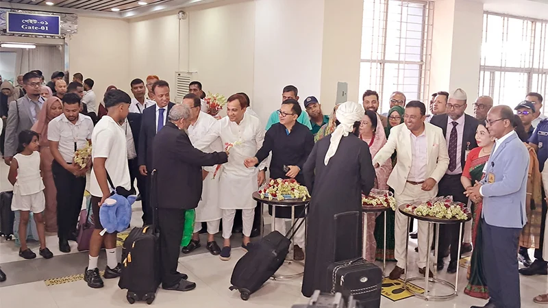 চার মাস পর আবার চালু সিলেট-ম্যানচেস্টার সরাসরি ফ্লাইট, কথা রেখেছেন প্রধানমন্ত্রীর উপদেষ্টা হুমায়োন কবির।