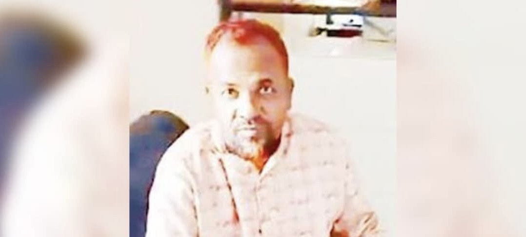আওয়ামিলীগ নেতাকে ছাড়াতে থানায় জামায়ত নেতা।